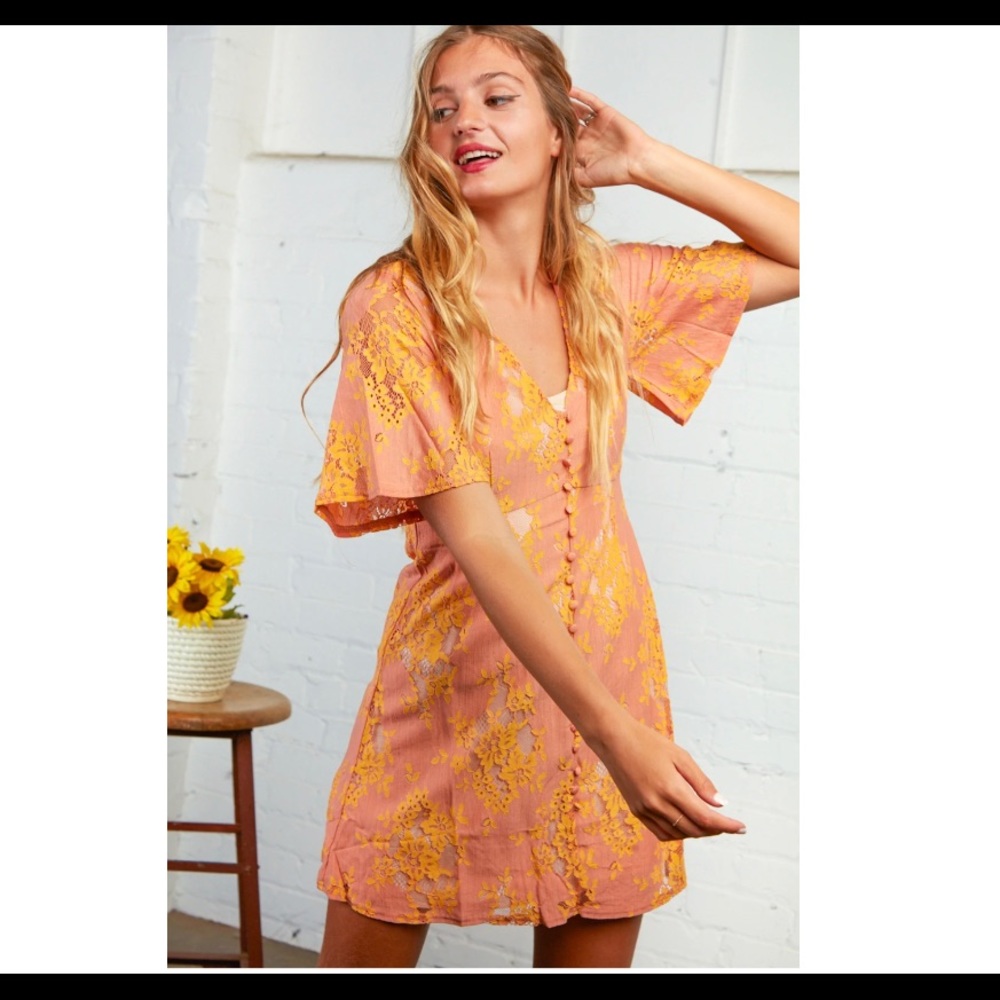 ⭐️Host Pick⭐️ Coral Floral Lace Dress